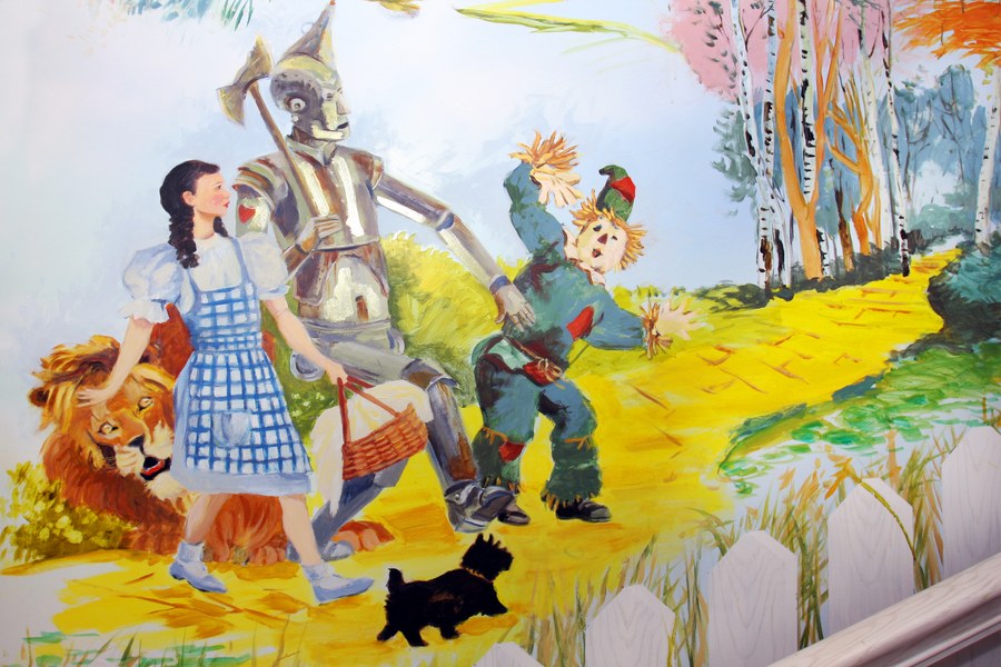 Dorothy, Tin Man, Scarecrow, Lion and Toto on the yellow brick road mural detail, Palm Beach, FL