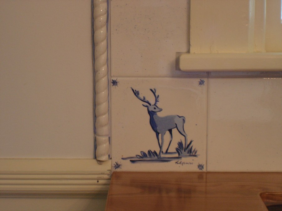 Chinoiserie Salem House hand-painted tile by Maureen Fulgenzi, additional detail/installation view 10 — Blue & white palette, Palm Beach, FL