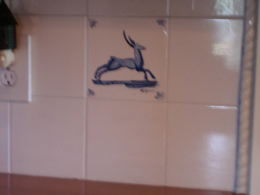 Chinoiserie Salem House hand-painted tile by Maureen Fulgenzi, additional detail/installation view 11 — Blue & white palette, Palm Beach, FL