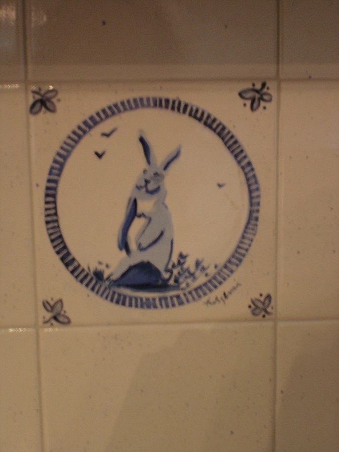 Chinoiserie Salem House hand-painted tile by Maureen Fulgenzi, additional detail/installation view 13 — Blue & white palette, Palm Beach, FL